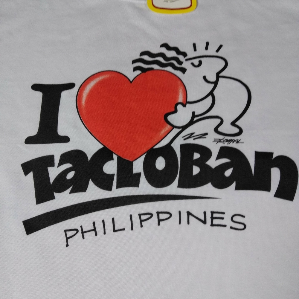 PHILIPPINES GRAPHIC TEE SHIRT MENS MEDIUM NWT